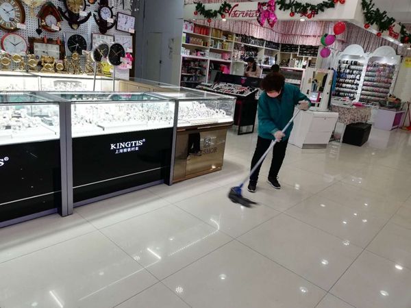 修武阳光家政和焦作霞光物业公司员工在四城连创工作中做出了突出贡献